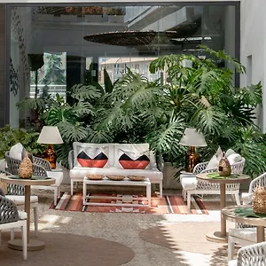 Vincci Selección Del Patio Hotel