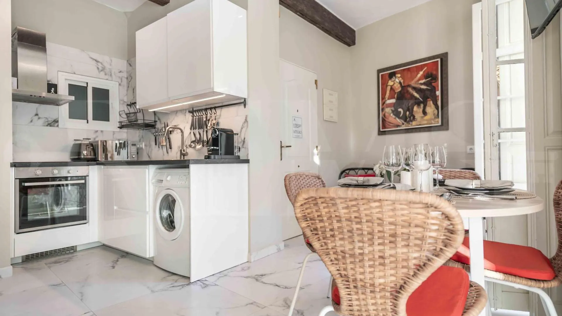 Central & Authentic Apartment With Balcony By Rems Malaga