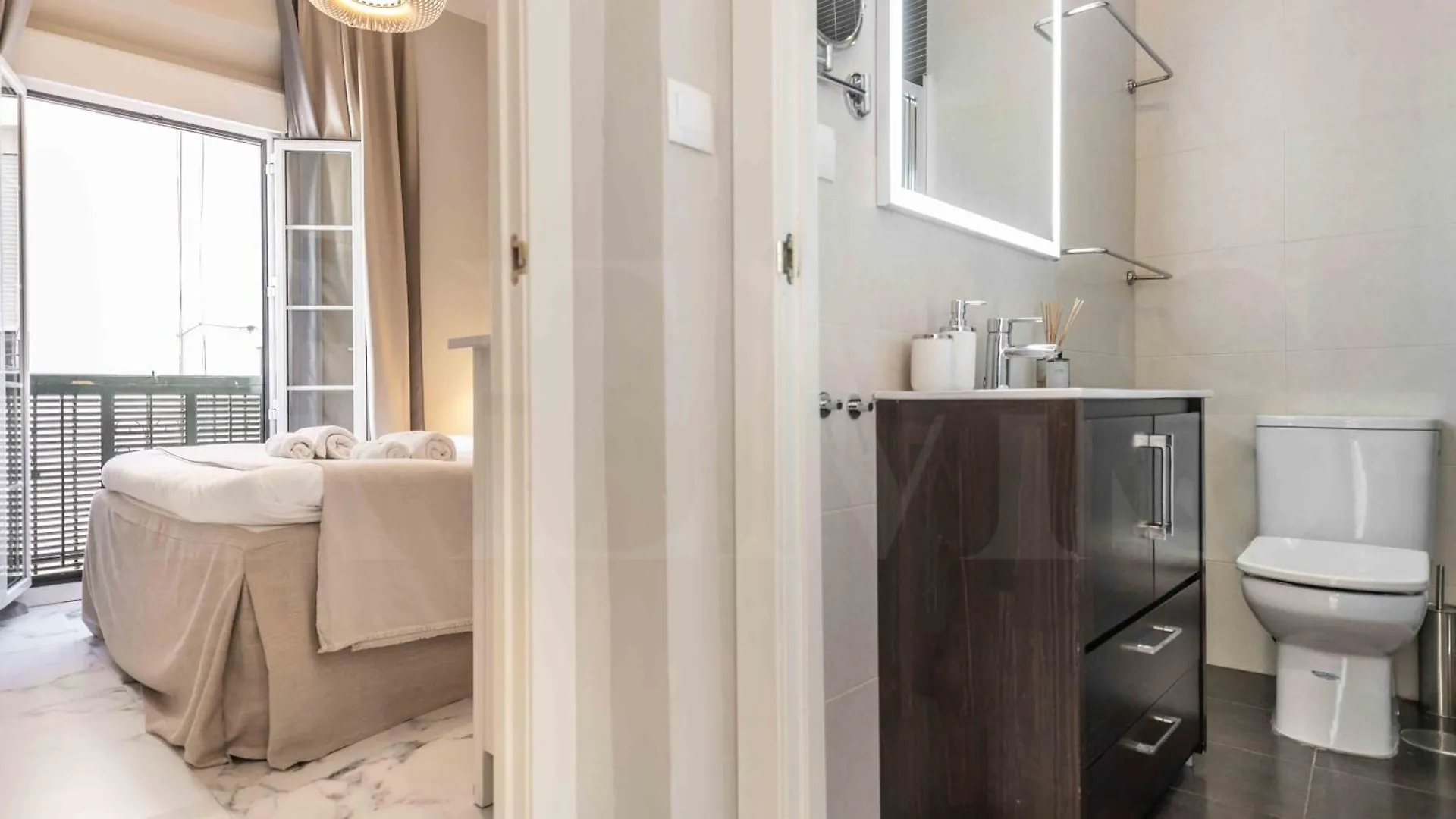 Central & Authentic Apartment With Balcony By Rems Malaga