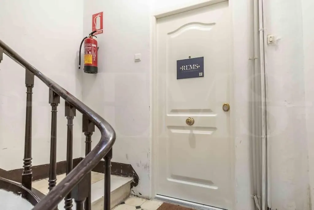 Central & Authentic Apartment With Balcony By Rems Malaga
