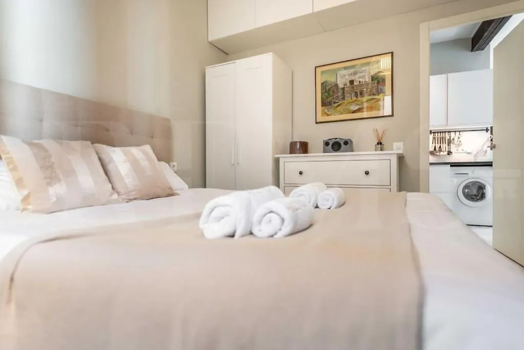 Central & Authentic Apartment With Balcony By Rems Malaga