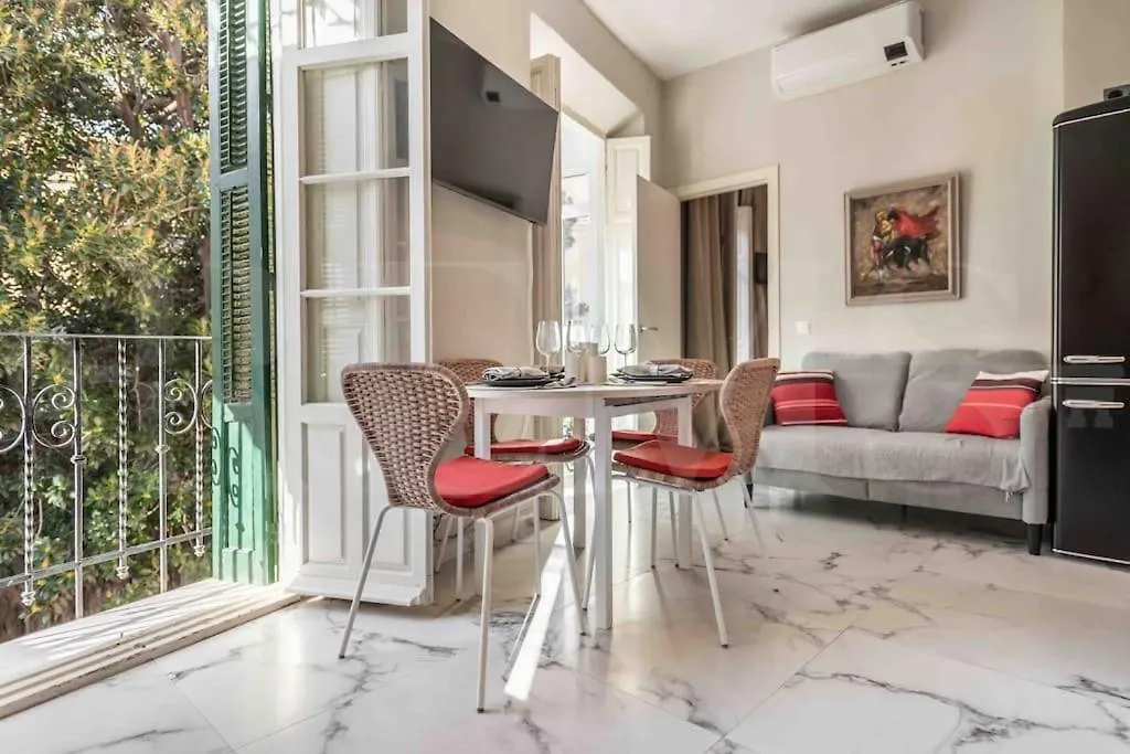 Central & Authentic Apartment With Balcony By Rems Malaga Spain